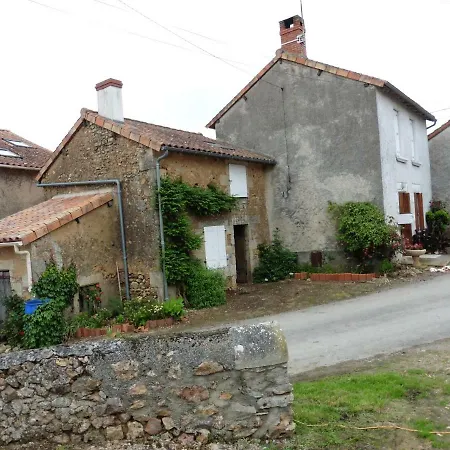 Maison De Campagne En Campagne Renovee ゲストハウス *